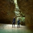 Marie et Thomas dans la grotte de la poire