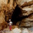Fabien devant la grotte du Capellan